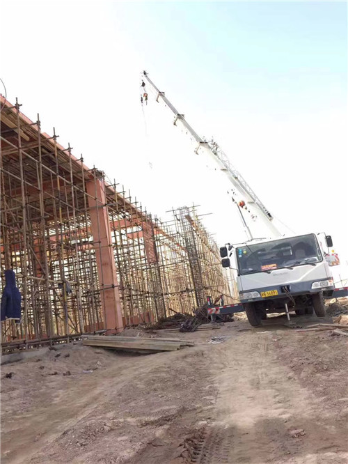 芝罘区25 吨、50 吨吊车怎么选？多大重量 / 半径适合对应车型？